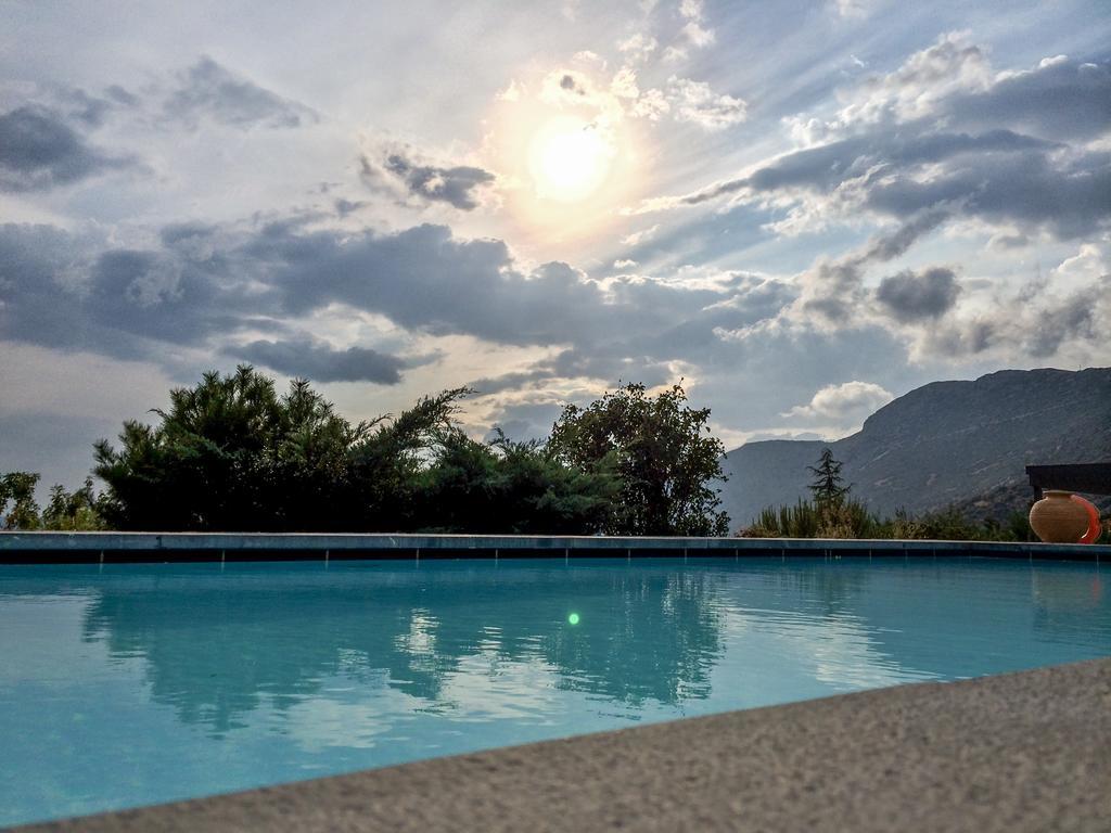 Elafivolia Arachova Suites Екстер'єр фото